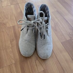 Stylish Kids Shoes in Gray